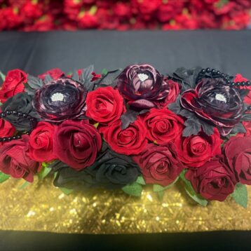 RED/BLACK ROSE CENTERPIECE
